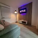 Meublé Flora Pour Voyageur Pro - Centre, Calme - Wi-fi Apartamento