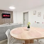 Meublé Flora Pour Voyageur Pro - Centre, Calme - Wi-fi Apartamento